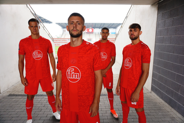 Das neue RWE-Heimtrikot – All Red! – Rot-Weiss Essen