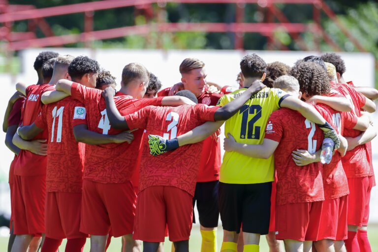 FÖRDERWERK:U17 feiert in der Landeshauptstadt ersten Saisonsieg – Rot-Weiss Essen