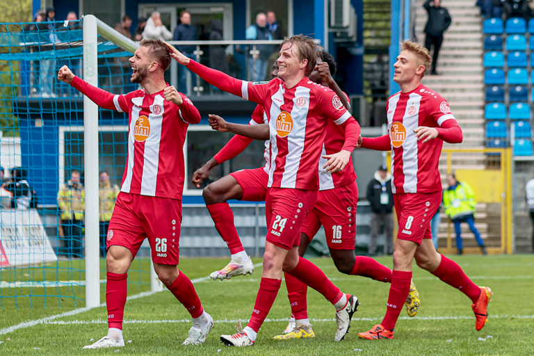 2:0-Sieg gegen Mannheim: Kampfleistung belohnt! – Rot-Weiss Essen