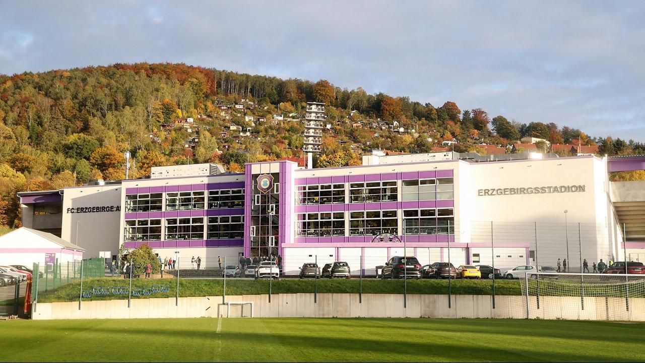 mdr-stadion-des-fc-erzgebirge-aue-100.jpg